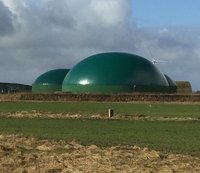 Blick auf eine Biogasanlage