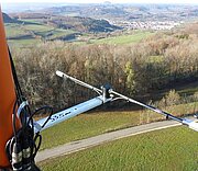 Windmessgerät an einem Mast im Testfeld