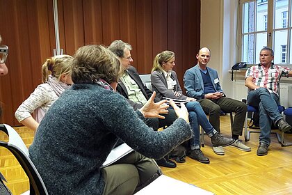Workshopteilnehmer diskutieren